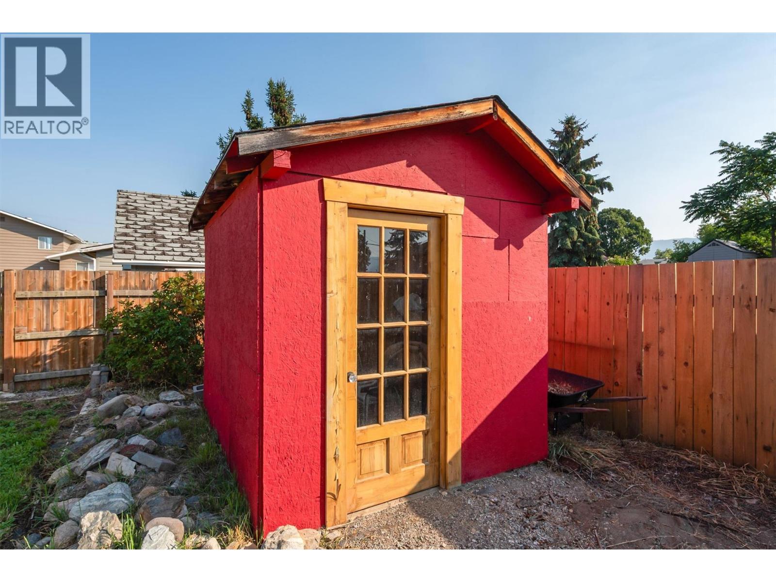 1060 Tataryn Road, Kelowna, British Columbia  V1X 1N8 - Photo 37 - 10386201