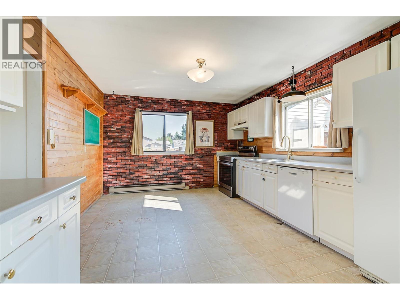 1060 Tataryn Road, Kelowna, British Columbia  V1X 1N8 - Photo 7 - 10386201