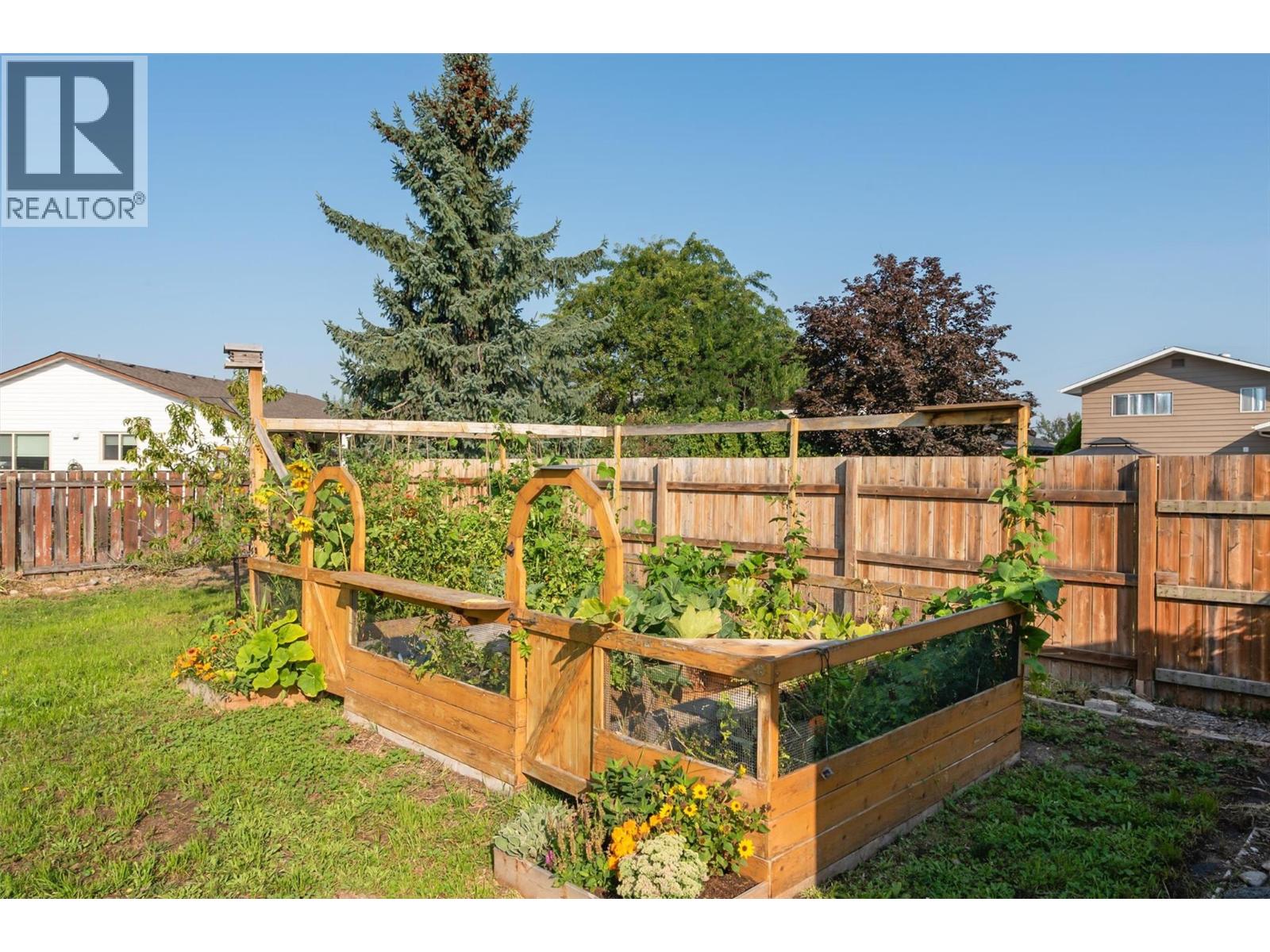 1060 Tataryn Road, Kelowna, British Columbia  V1X 1N8 - Photo 36 - 10386201