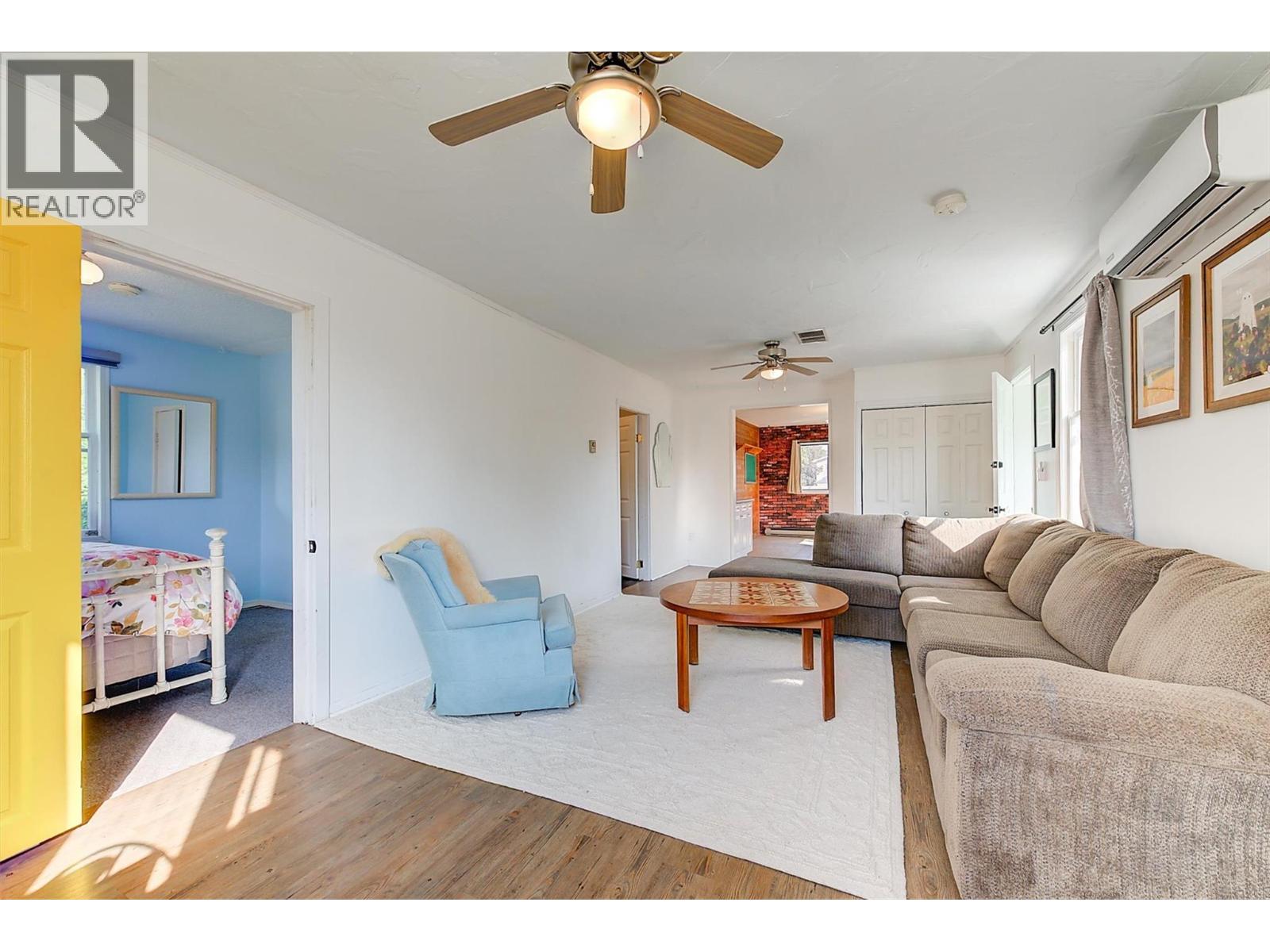 1060 Tataryn Road, Kelowna, British Columbia  V1X 1N8 - Photo 11 - 10386201