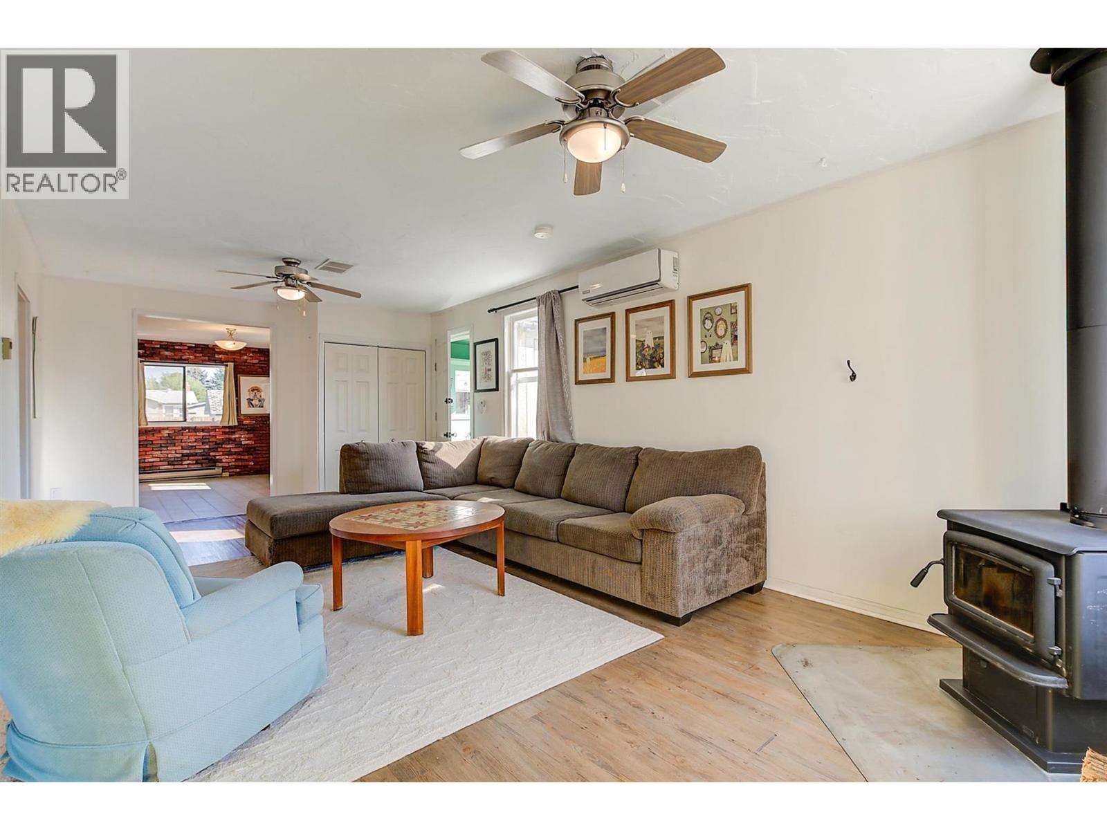 1060 Tataryn Road, Kelowna, British Columbia  V1X 1N8 - Photo 6 - 10386201