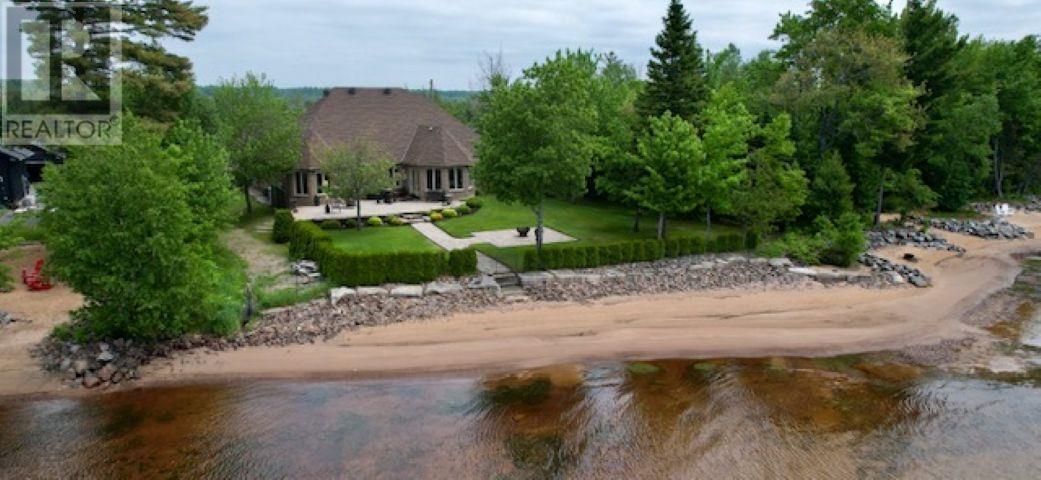 857 Sunnyside Beach Rd, Sault Ste. Marie, Ontario  P6A 6K4 - Photo 2 - SM262071