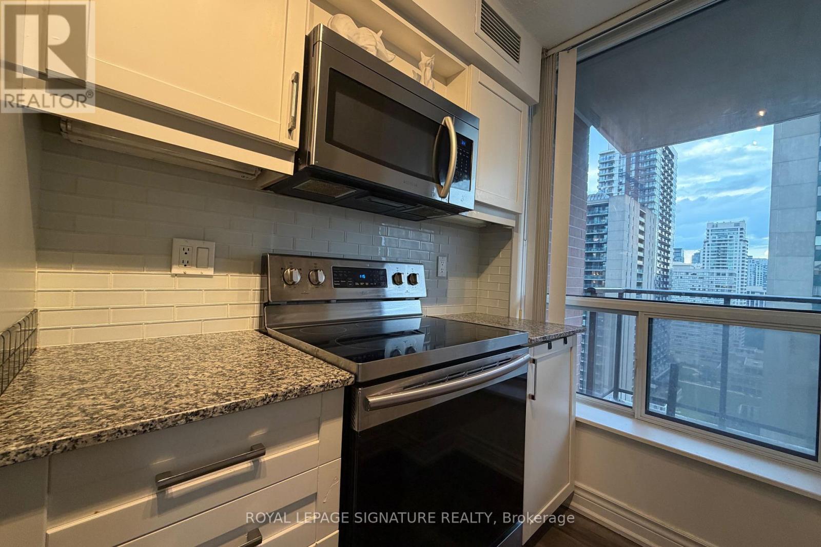 2210 - 33 Sheppard Avenue E, Toronto, Ontario  M2N 7K1 - Photo 17 - C13649458