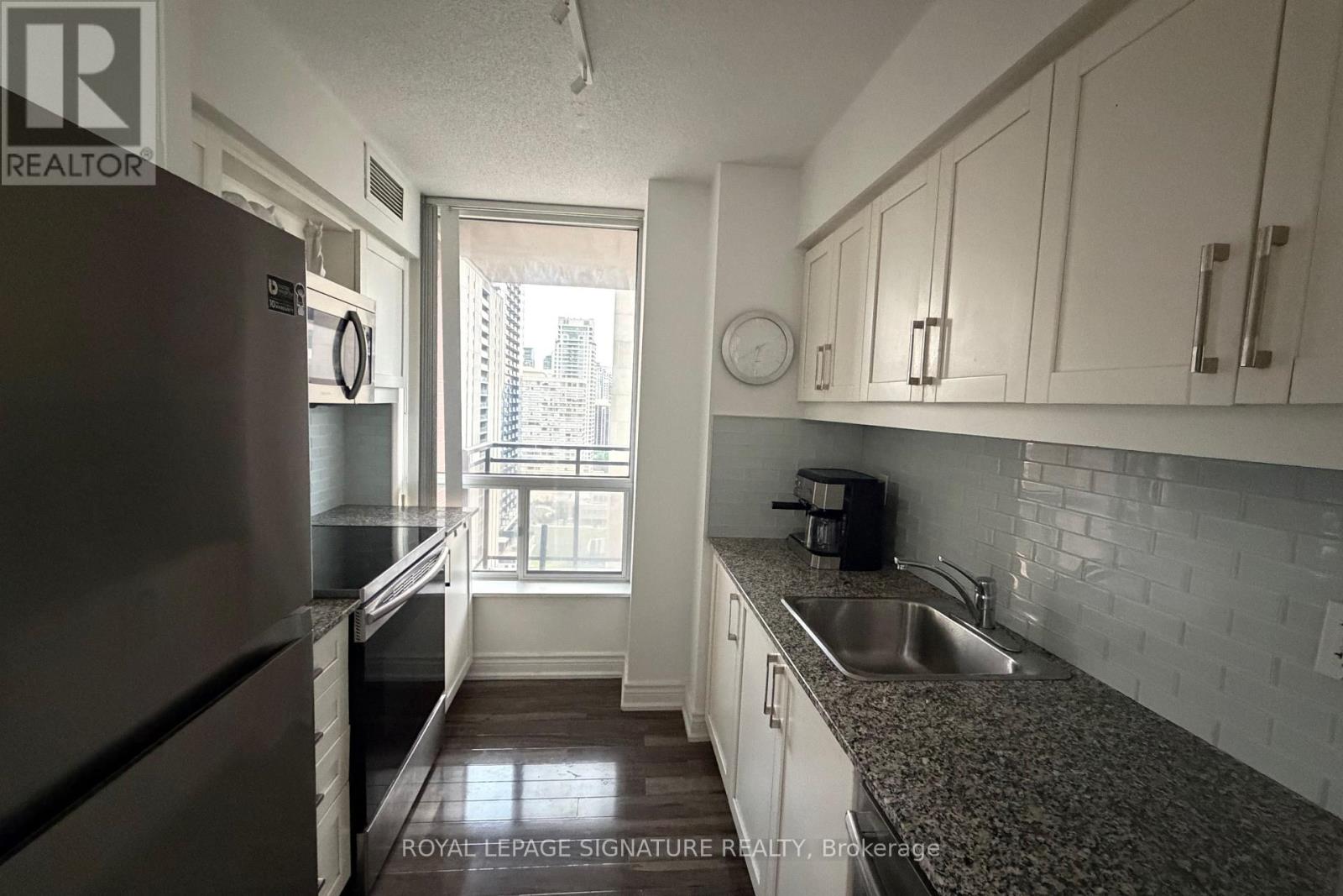 2210 - 33 Sheppard Avenue E, Toronto, Ontario  M2N 7K1 - Photo 13 - C13649458