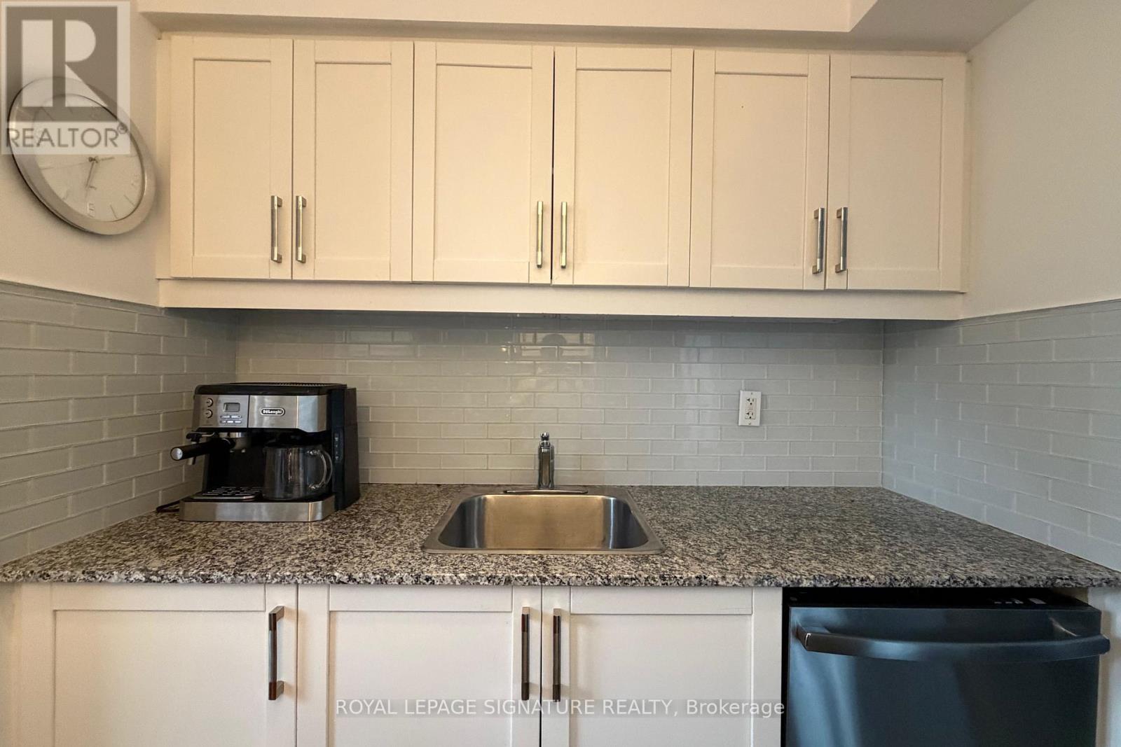 2210 - 33 Sheppard Avenue E, Toronto, Ontario  M2N 7K1 - Photo 16 - C13649458