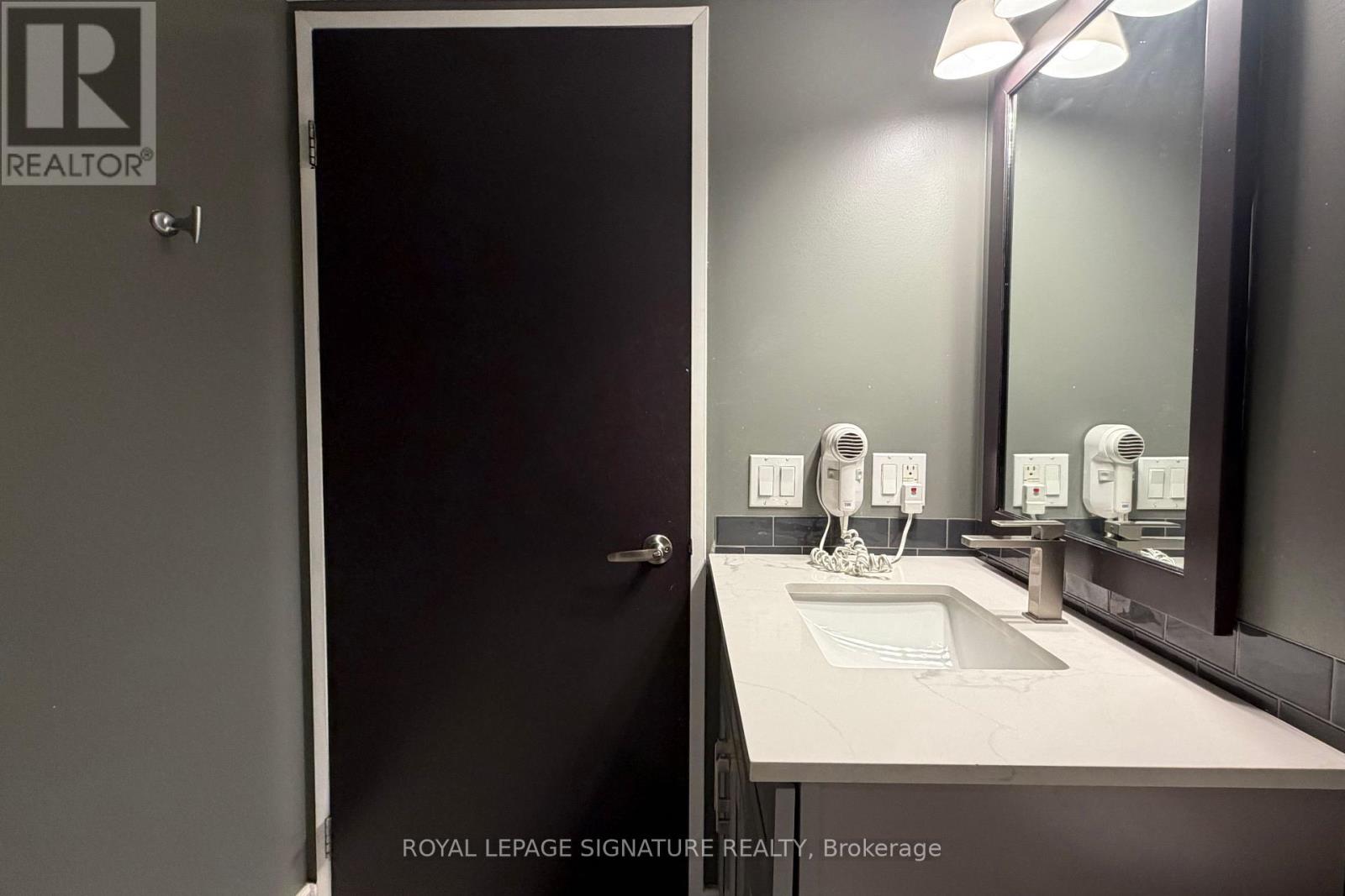 2210 - 33 Sheppard Avenue E, Toronto, Ontario  M2N 7K1 - Photo 12 - C13649458