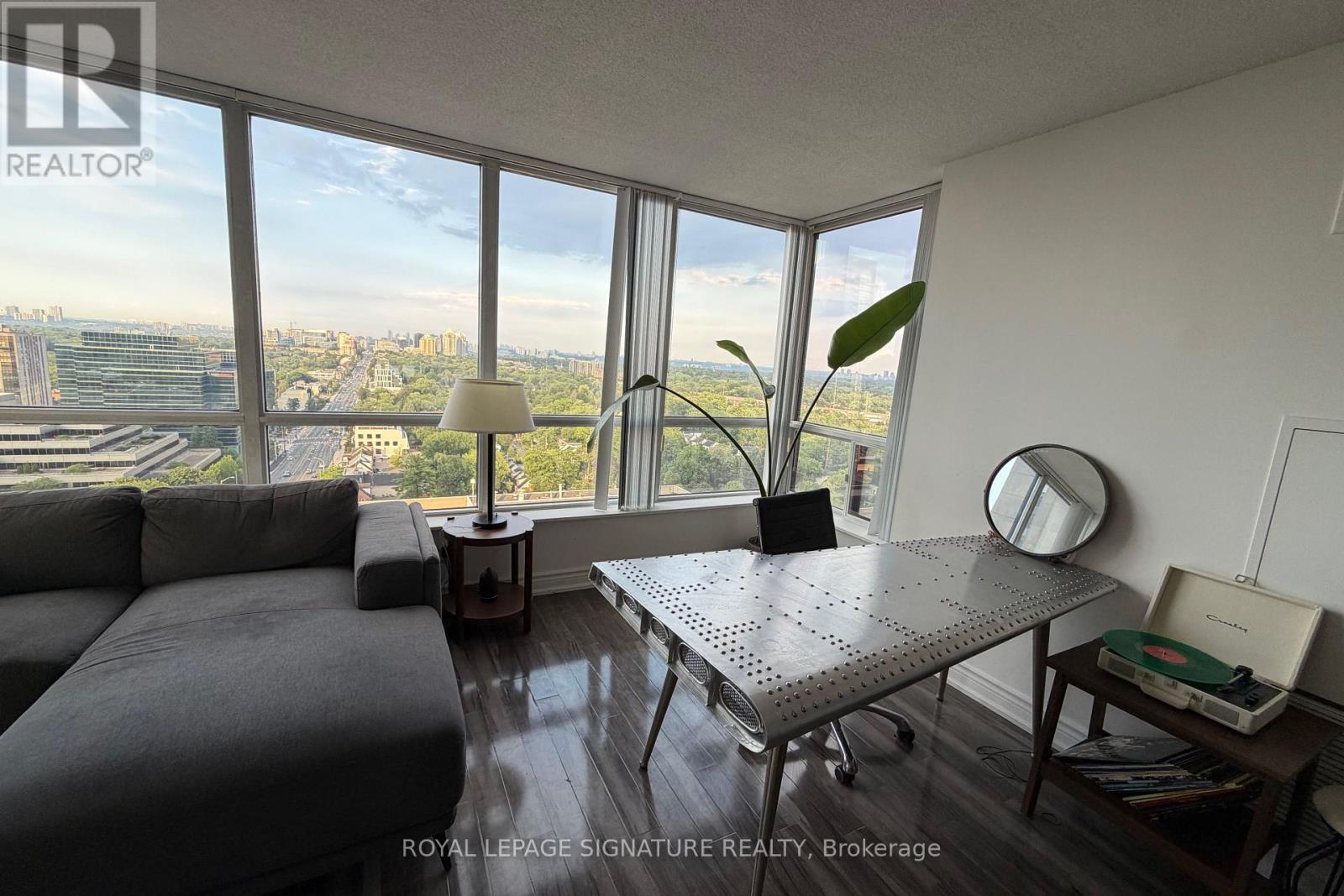 2210 - 33 Sheppard Avenue E, Toronto, Ontario  M2N 7K1 - Photo 4 - C13649458