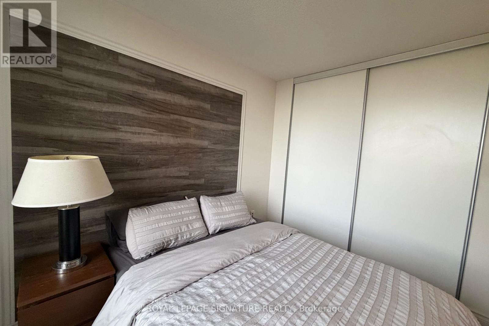 2210 - 33 Sheppard Avenue E, Toronto, Ontario  M2N 7K1 - Photo 9 - C13649458