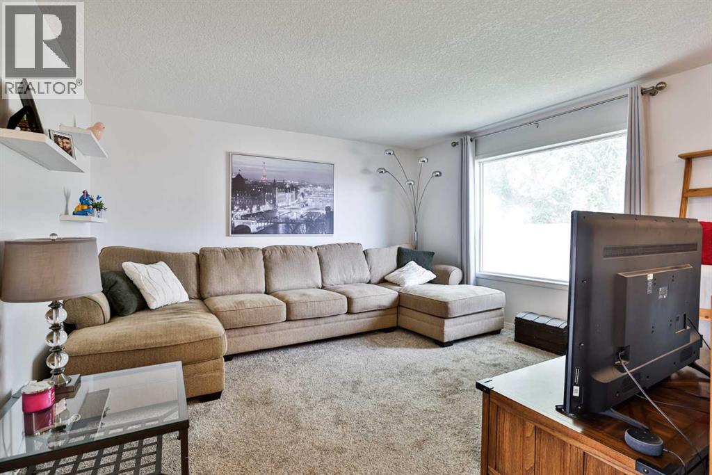 52 Ermineview Way N, Lethbridge, Alberta  T1H 6L8 - Photo 3 - A2335586