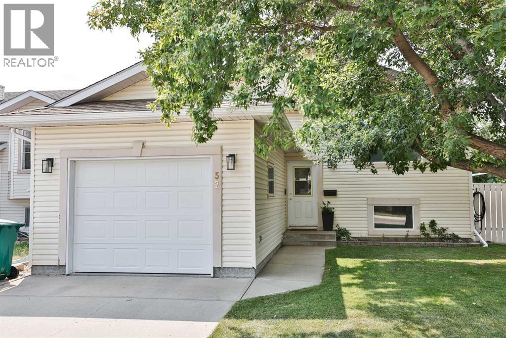 52 Ermineview Way N, Lethbridge, Alberta  T1H 6L8 - Photo 1 - A2335586
