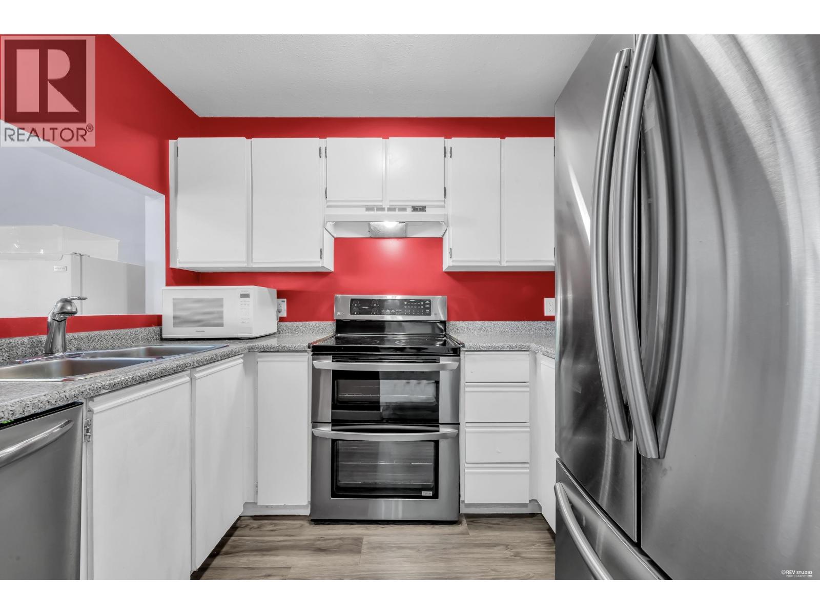 115 918 Roderick Avenue, Coquitlam, British Columbia  V3K 1R1 - Photo 1 - R3146565