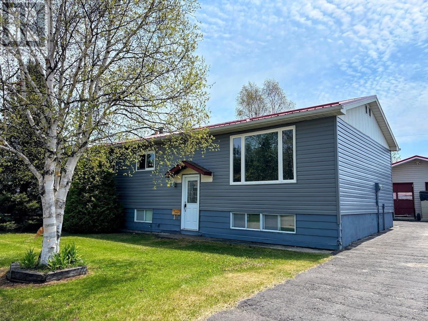 14 Lloyd Irwin St, Marathon, Ontario  P0T 2E0 - Photo 1 - TB2600744