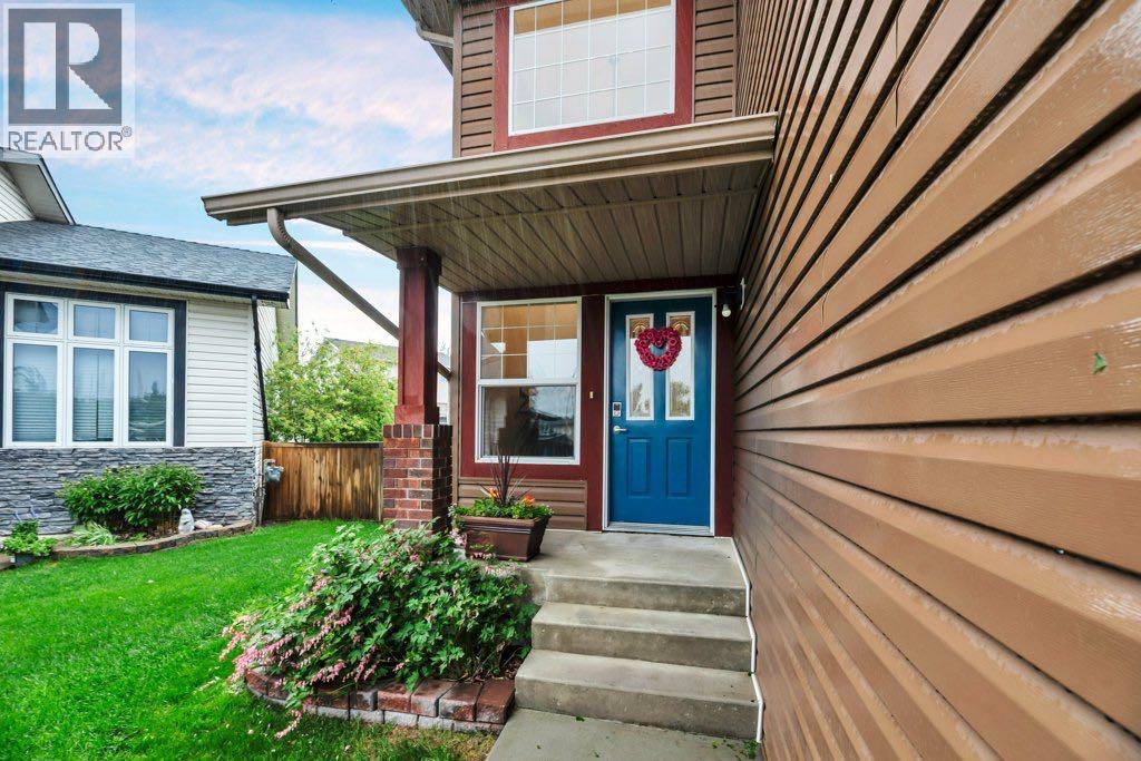 151 Cove Place, Chestermere, Alberta  T1X 1J6 - Photo 2 - A2317985