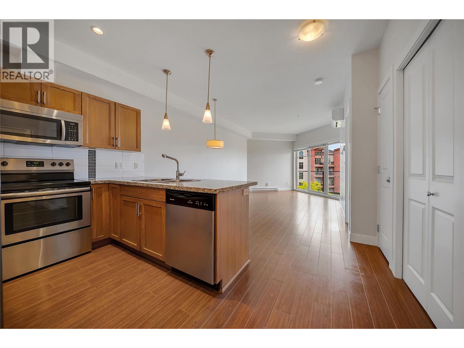 3220 Skyview Lane Unit# 302, West Kelowna, British Columbia  V4T 3J4 - Photo 5 - 10388506