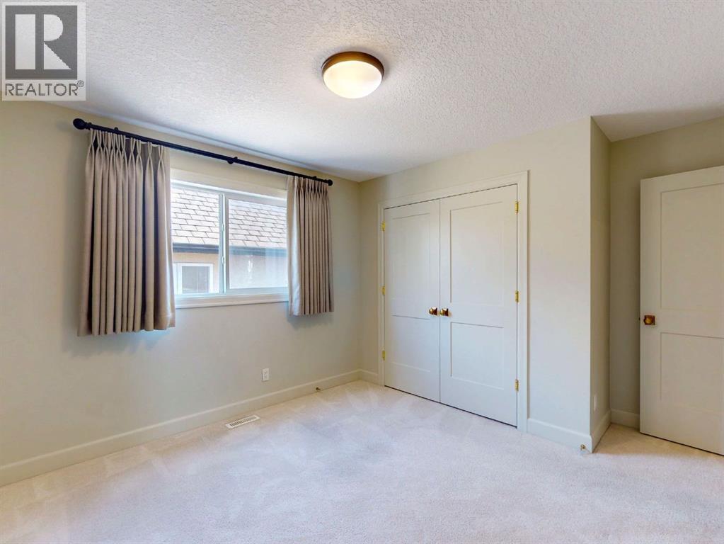 54 Royal Ridge Mount NW, Calgary, Alberta  T3G 5Z3 - Photo 24 - A2333179