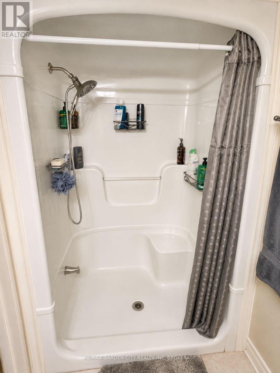 139 South Drive, St. Catharines, Ontario  L2R 4W1 - Photo 12 - X13651582