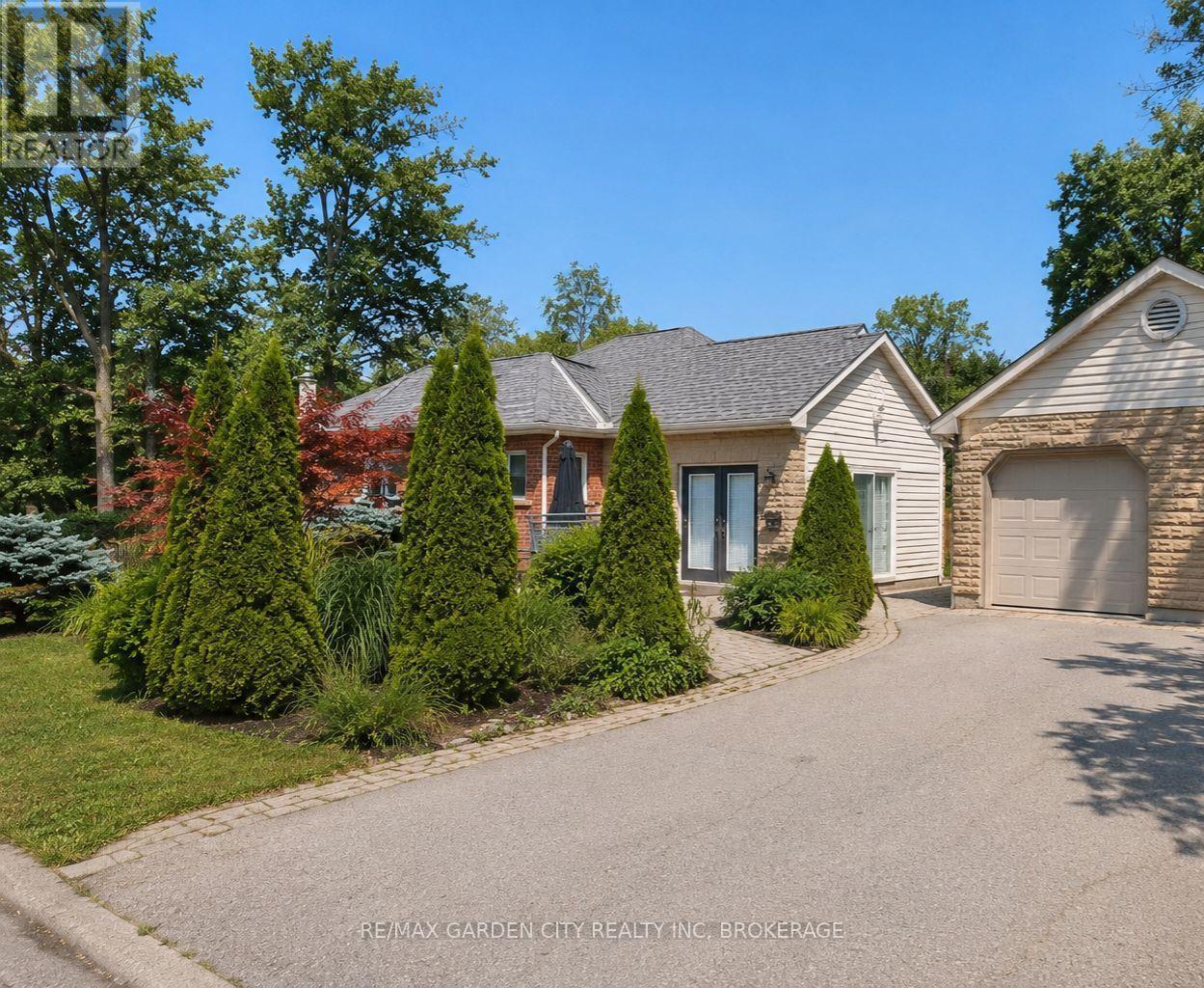 139 South Drive, St. Catharines, Ontario  L2R 4W1 - Photo 3 - X13651582