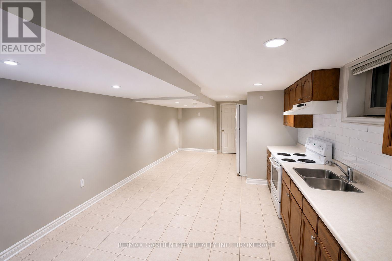 139 South Drive, St. Catharines, Ontario  L2R 4W1 - Photo 8 - X13651582
