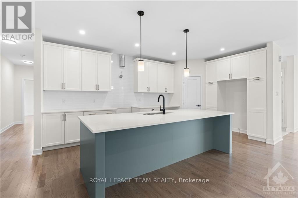 19 Irvin Woermke Street, Mcnab/braeside, Ontario  K0A 1G0 - Photo 11 - X13651756