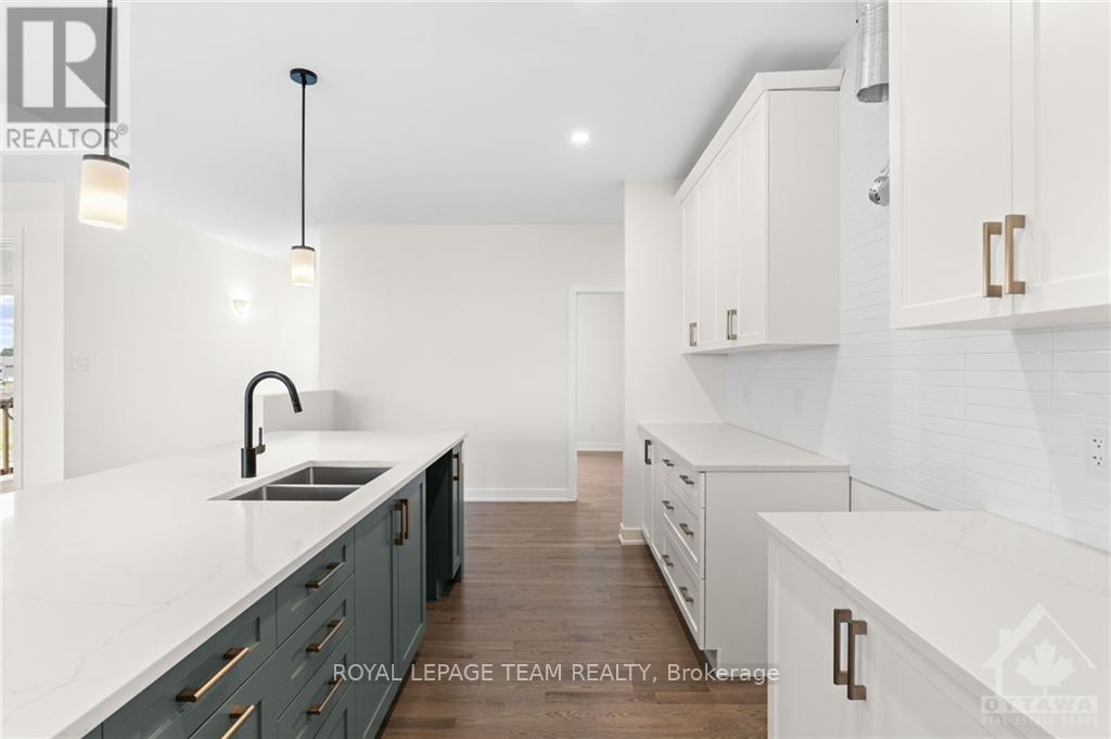 19 Irvin Woermke Street, Mcnab/braeside, Ontario  K0A 1G0 - Photo 14 - X13651756