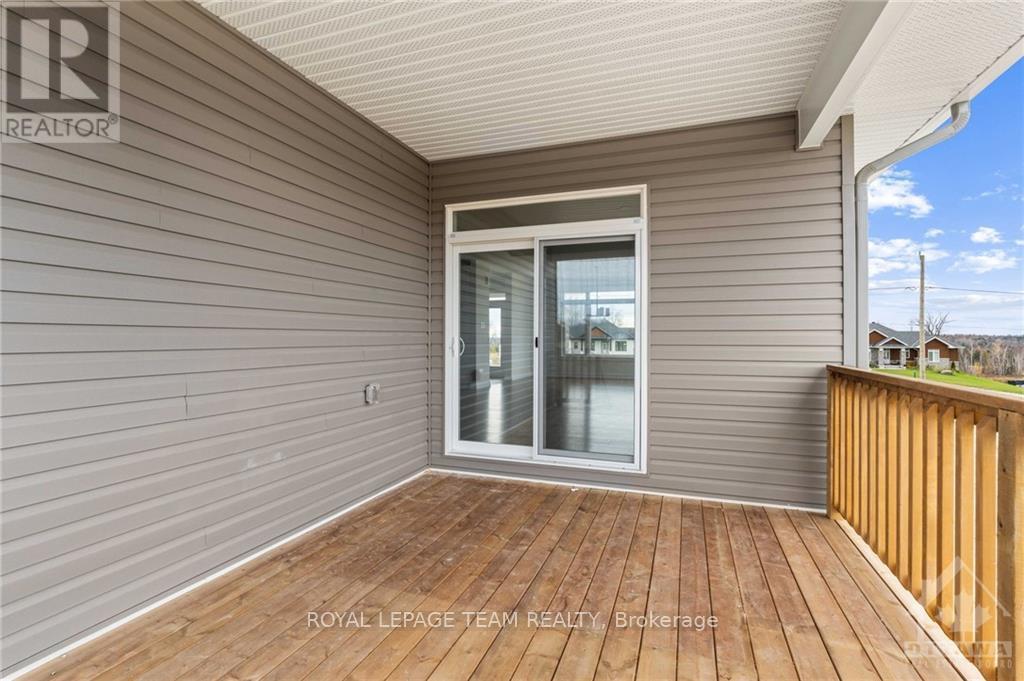 19 Irvin Woermke Street, Mcnab/braeside, Ontario  K0A 1G0 - Photo 28 - X13651756