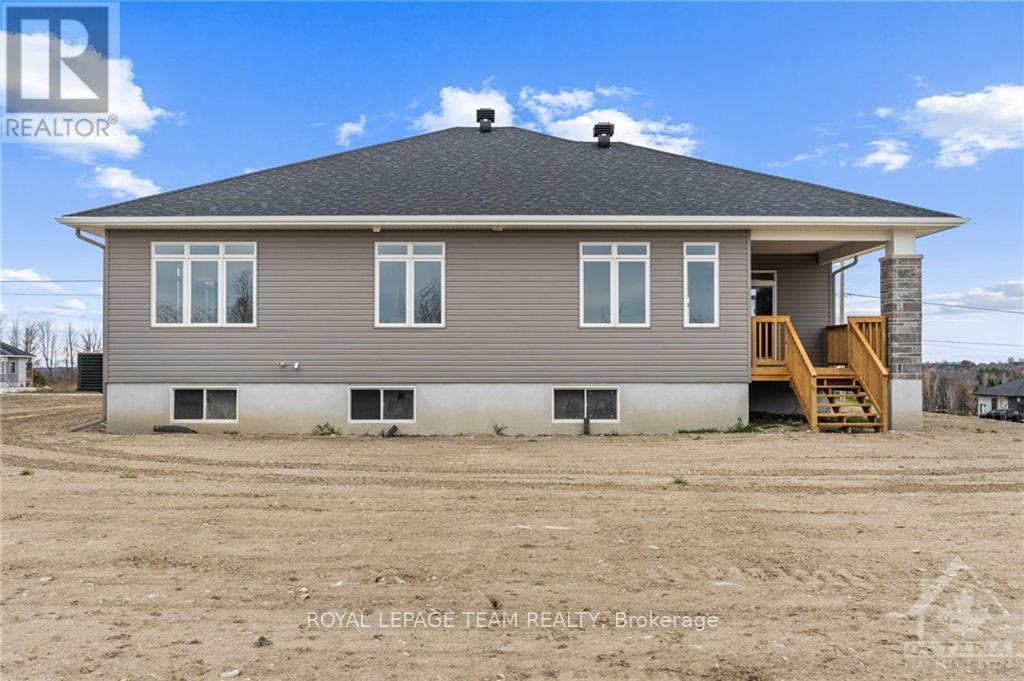 19 Irvin Woermke Street, Mcnab/braeside, Ontario  K0A 1G0 - Photo 29 - X13651756