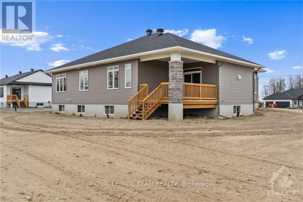 19 Irvin Woermke Street, Mcnab/braeside, Ontario  K0A 1G0 - Photo 30 - X13651756