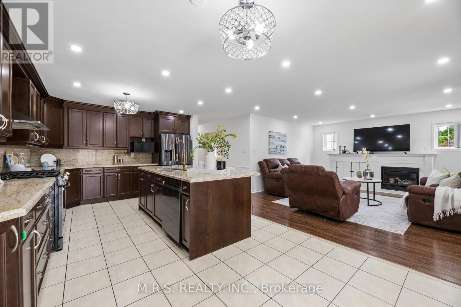 1408 Aldergrove Court, Oshawa, Ontario  L1K 2Y4 - Photo 13 - E13560014