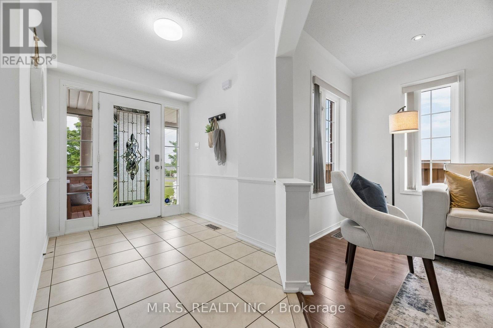 1408 Aldergrove Court, Oshawa, Ontario  L1K 2Y4 - Photo 5 - E13560014