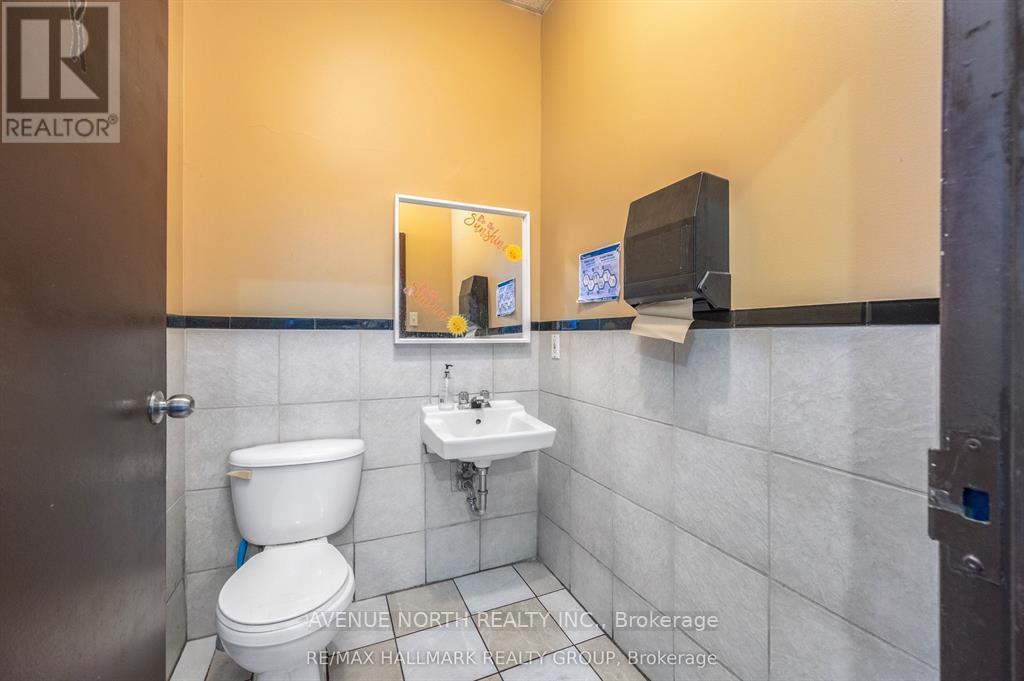 843-839 Somerset Street W, Ottawa, Ontario  K1R 6R6 - Photo 19 - X13440410