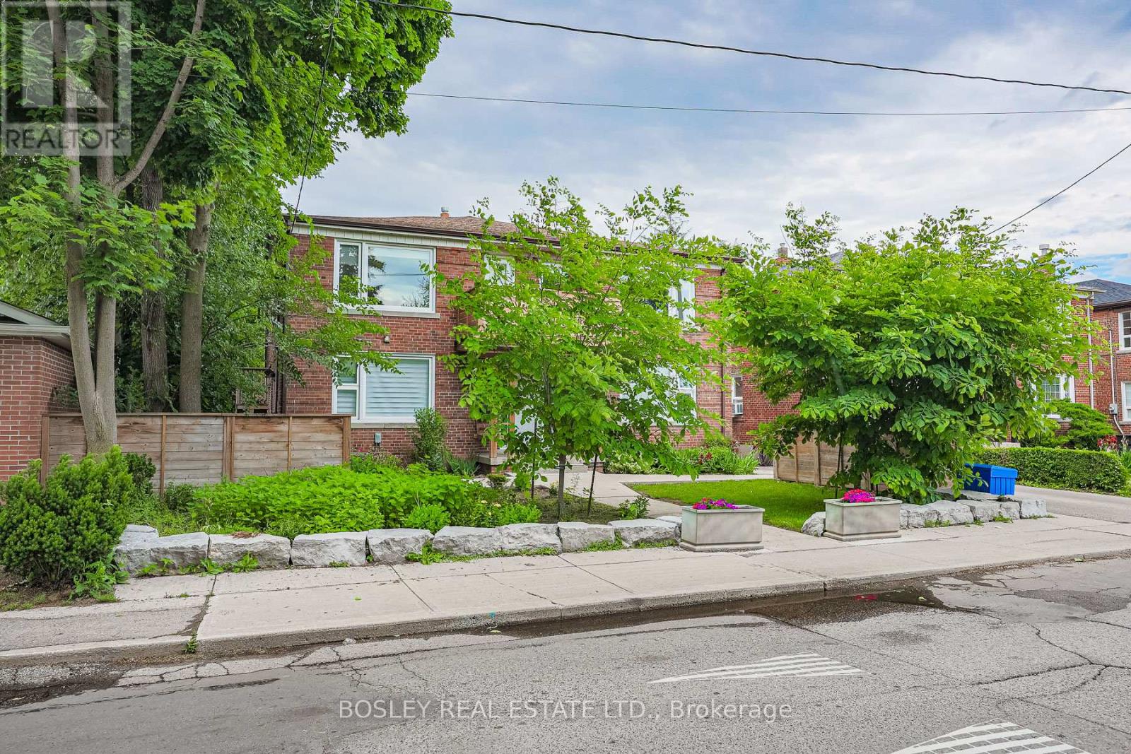 3 - 20 Markdale Avenue, Toronto, Ontario  M6C 1S9 - Photo 2 - C13651500