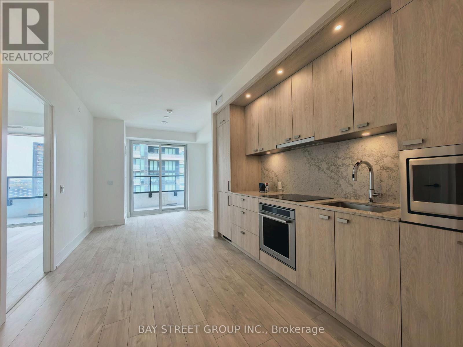 2205 - 10 Inn On The Park Drive, Toronto, Ontario  M3C 0P9 - Photo 2 - C13651598