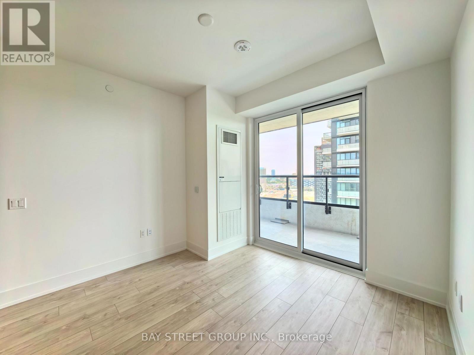 2205 - 10 Inn On The Park Drive, Toronto, Ontario  M3C 0P9 - Photo 4 - C13651598