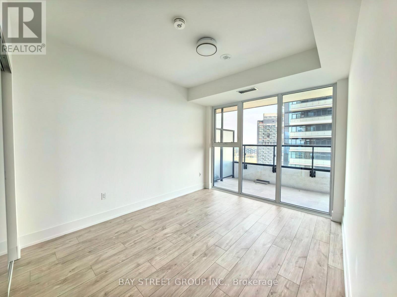 2205 - 10 Inn On The Park Drive, Toronto, Ontario  M3C 0P9 - Photo 5 - C13651598