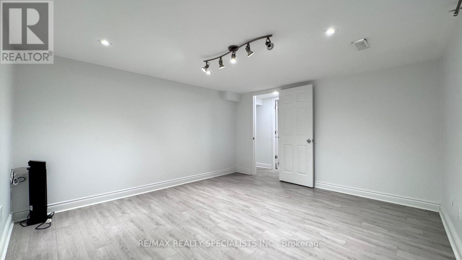 Basement - 131 Searle Avenue, Toronto, Ontario  M3H 4B1 - Photo 22 - C13651788