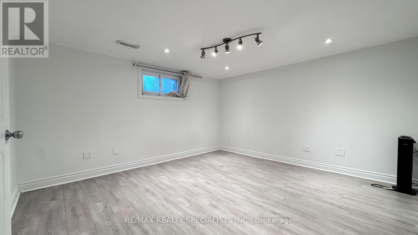 Basement - 131 Searle Avenue, Toronto, Ontario  M3H 4B1 - Photo 24 - C13651788