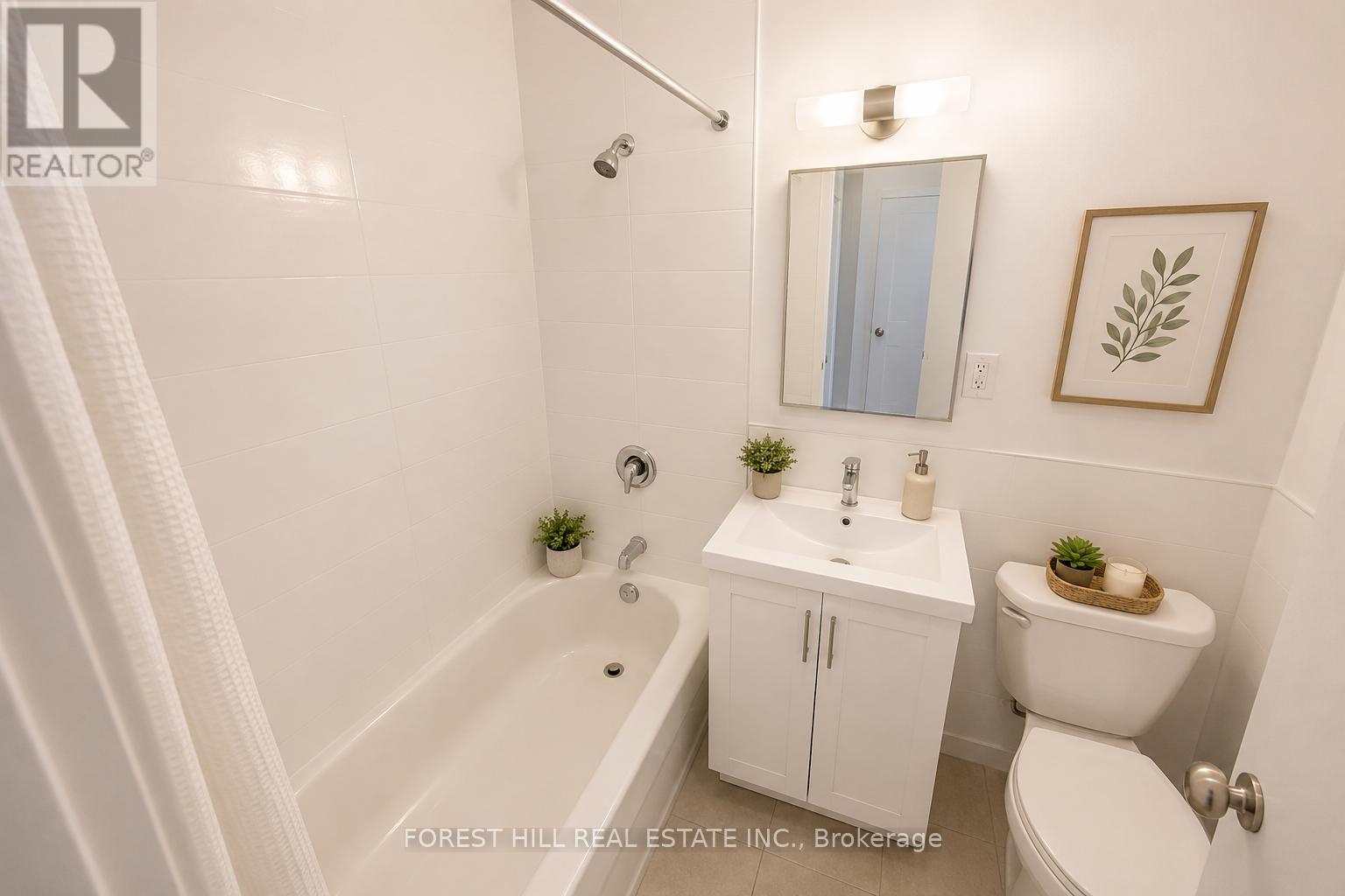 309 - 104 Goodwood Park, Toronto, Ontario  M4C 5S9 - Photo 3 - E13651558
