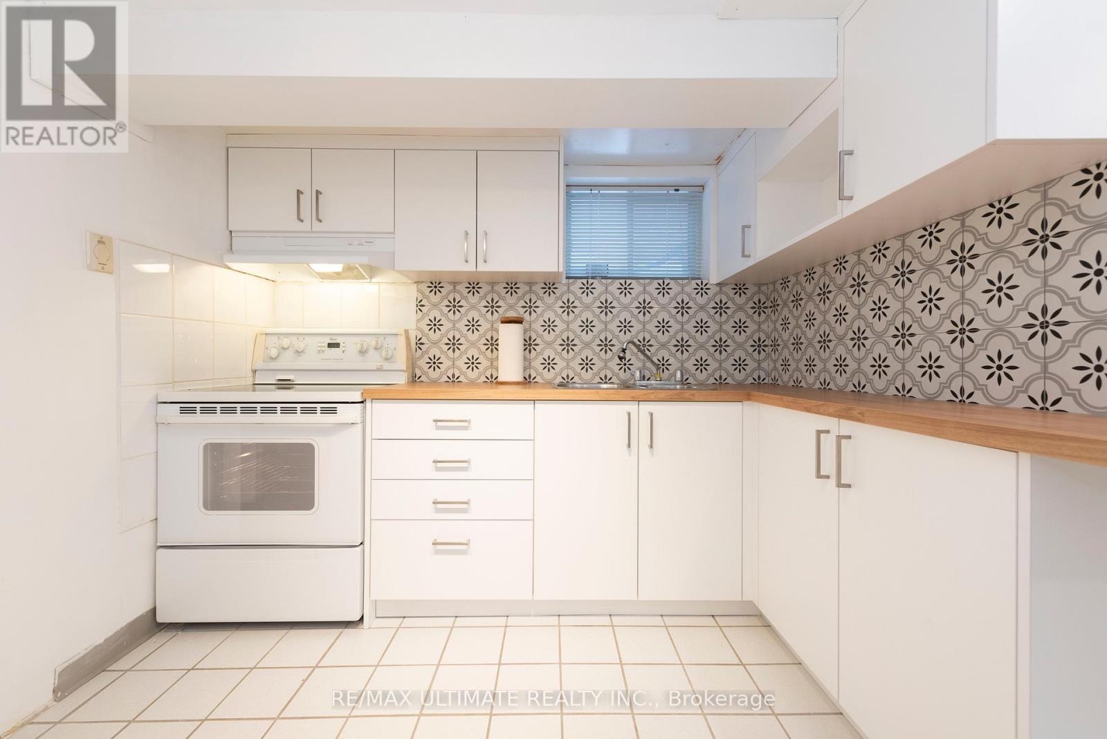 7 Joanith Lower Drive, Toronto, Ontario  M4B 1S6 - Photo 15 - E13651590