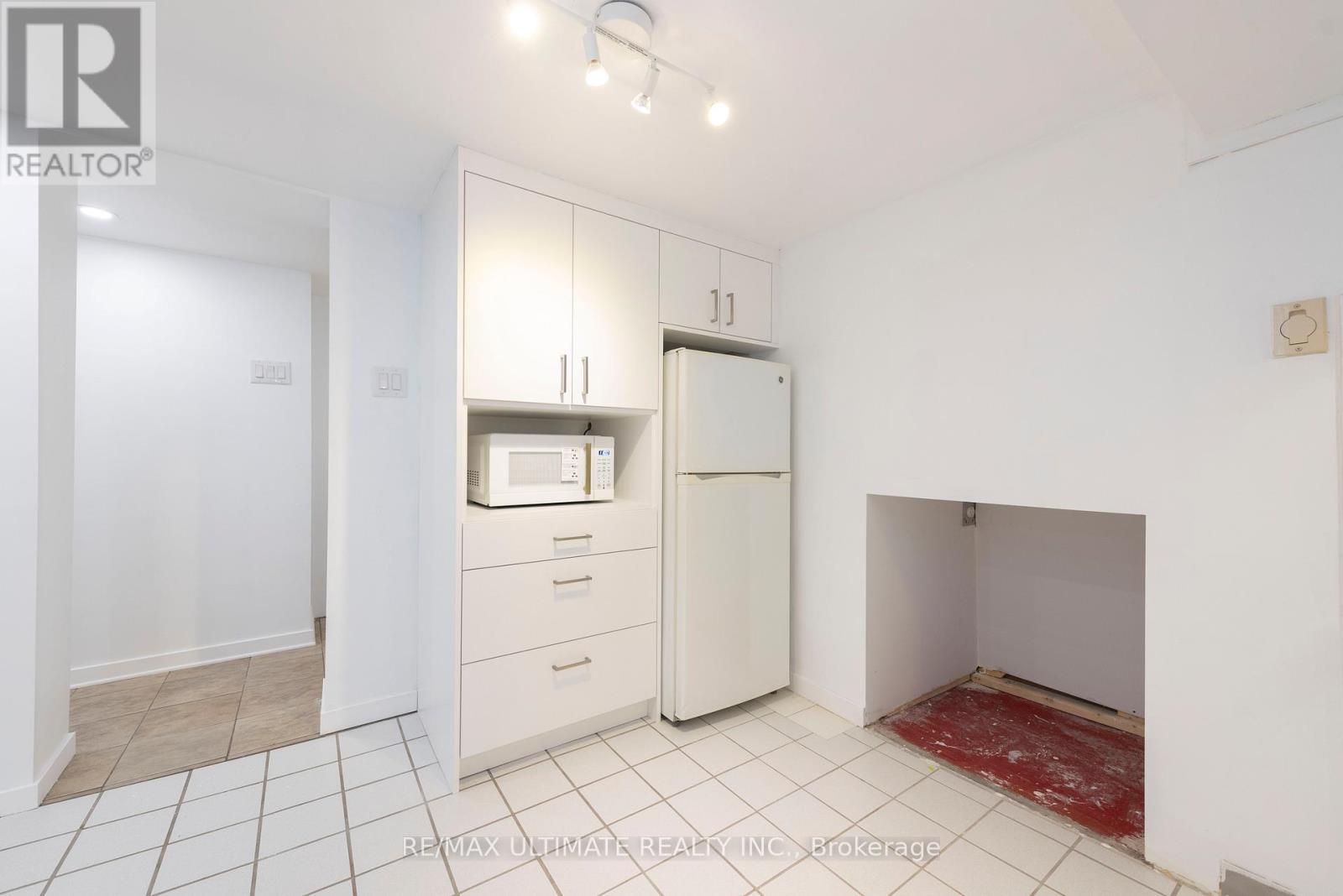 7 Joanith Lower Drive, Toronto, Ontario  M4B 1S6 - Photo 16 - E13651590