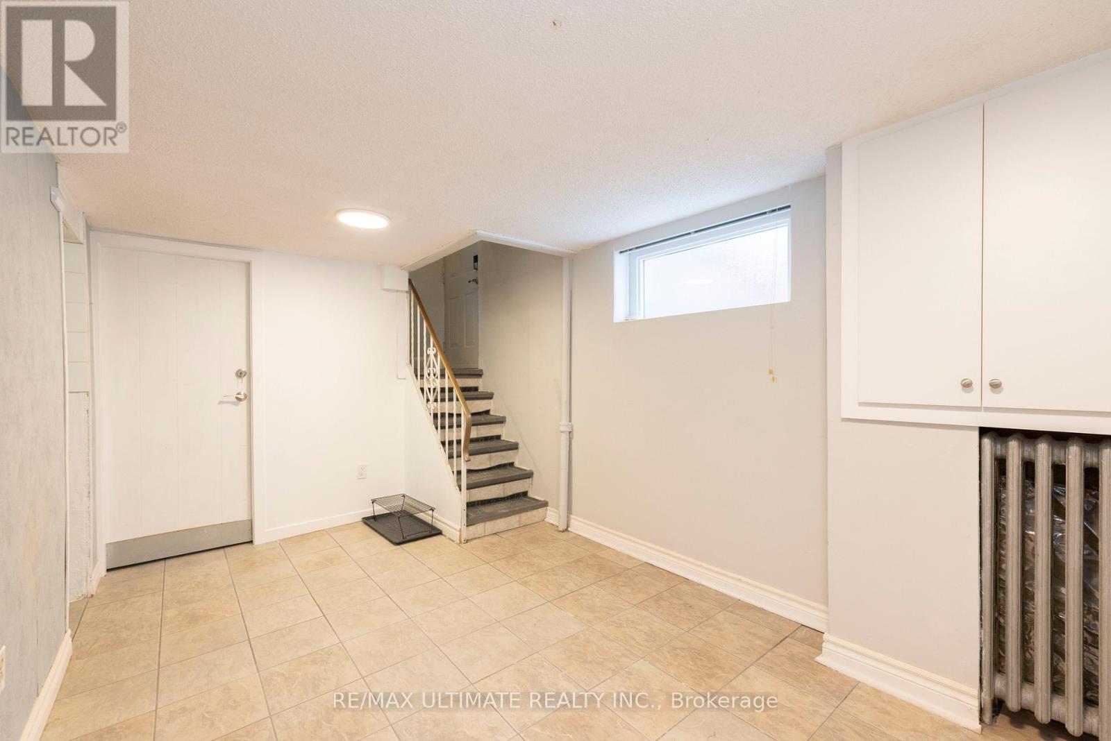 7 Joanith Lower Drive, Toronto, Ontario  M4B 1S6 - Photo 2 - E13651590