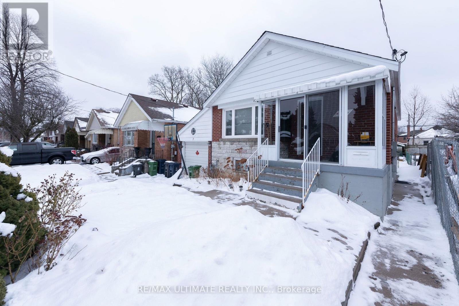 7 Joanith Lower Drive, Toronto, Ontario  M4B 1S6 - Photo 26 - E13651590