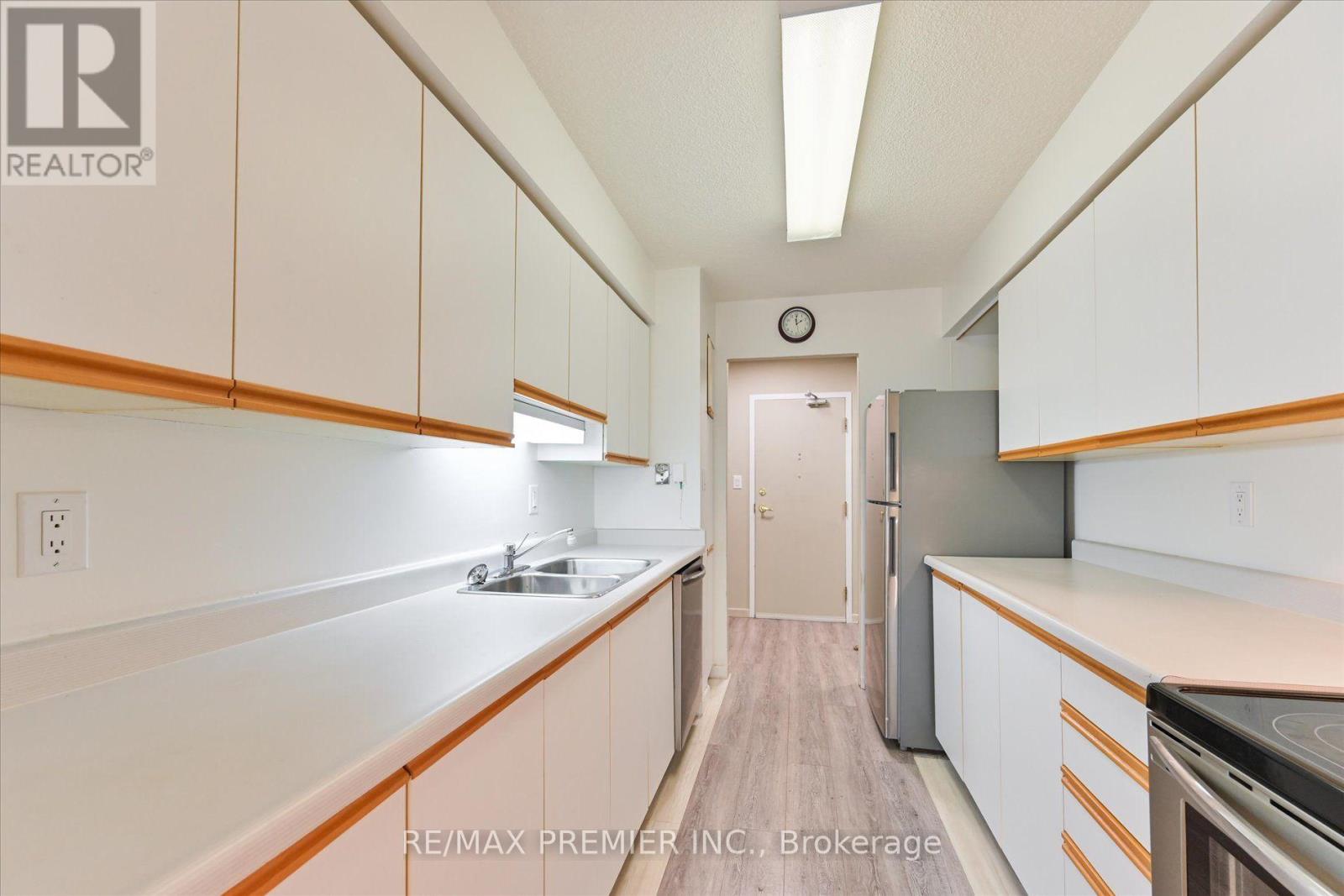 403 - 3734 St Clair Avenue E, Toronto, Ontario  M1M 1T7 - Photo 12 - E13651602