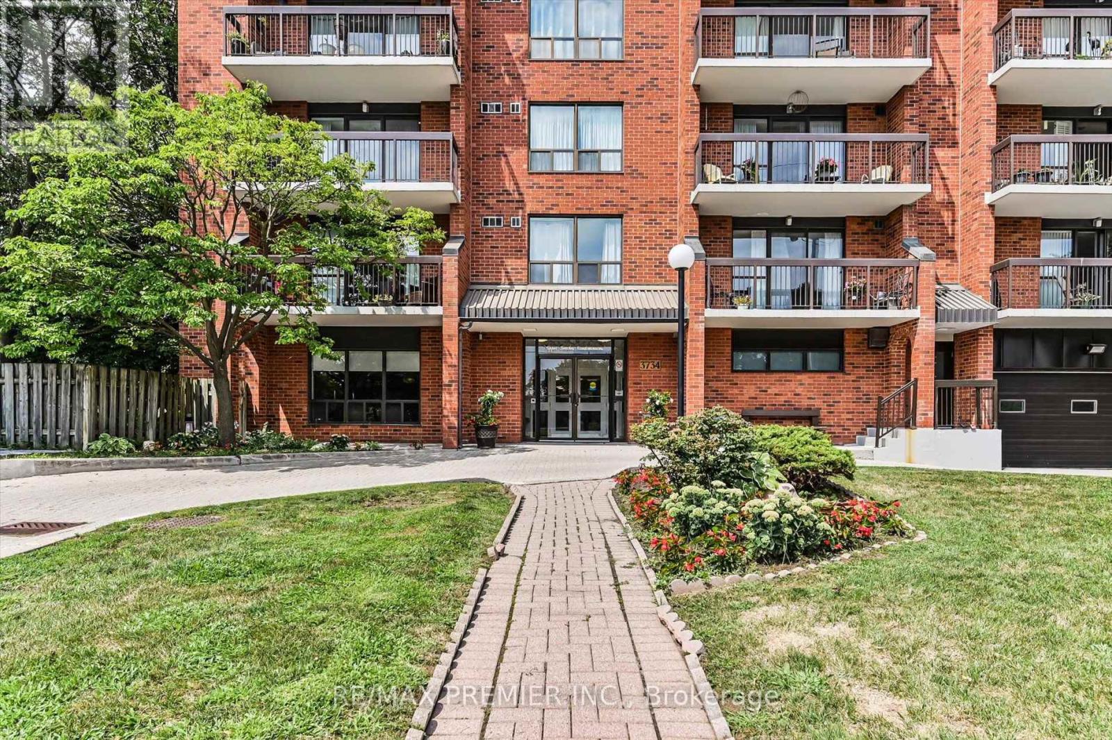 403 - 3734 St Clair Avenue E, Toronto, Ontario  M1M 1T7 - Photo 2 - E13651602
