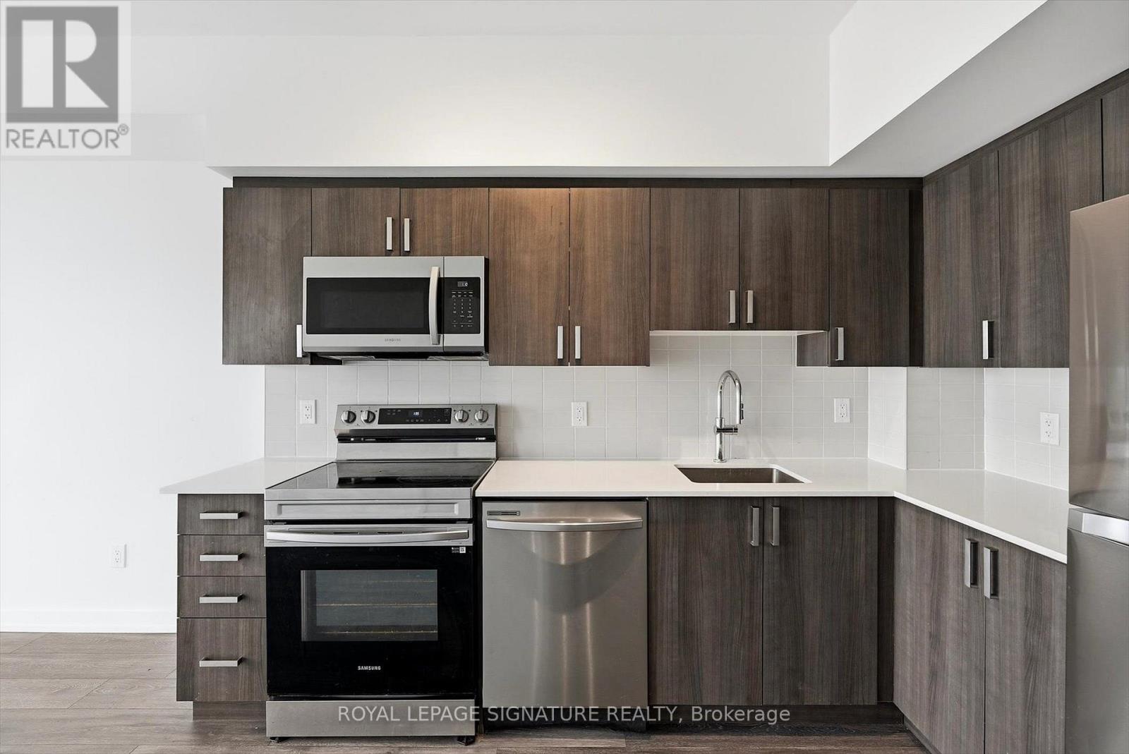 2209 - 1455 Celebration Drive, Pickering, Ontario  L1W 1L8 - Photo 6 - E13651664