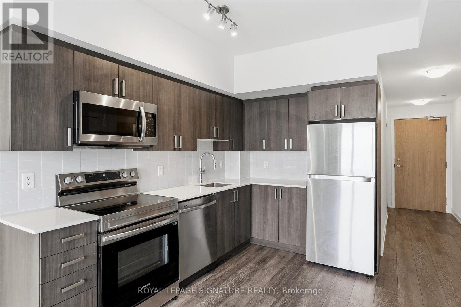 2209 - 1455 Celebration Drive, Pickering, Ontario  L1W 1L8 - Photo 7 - E13651664