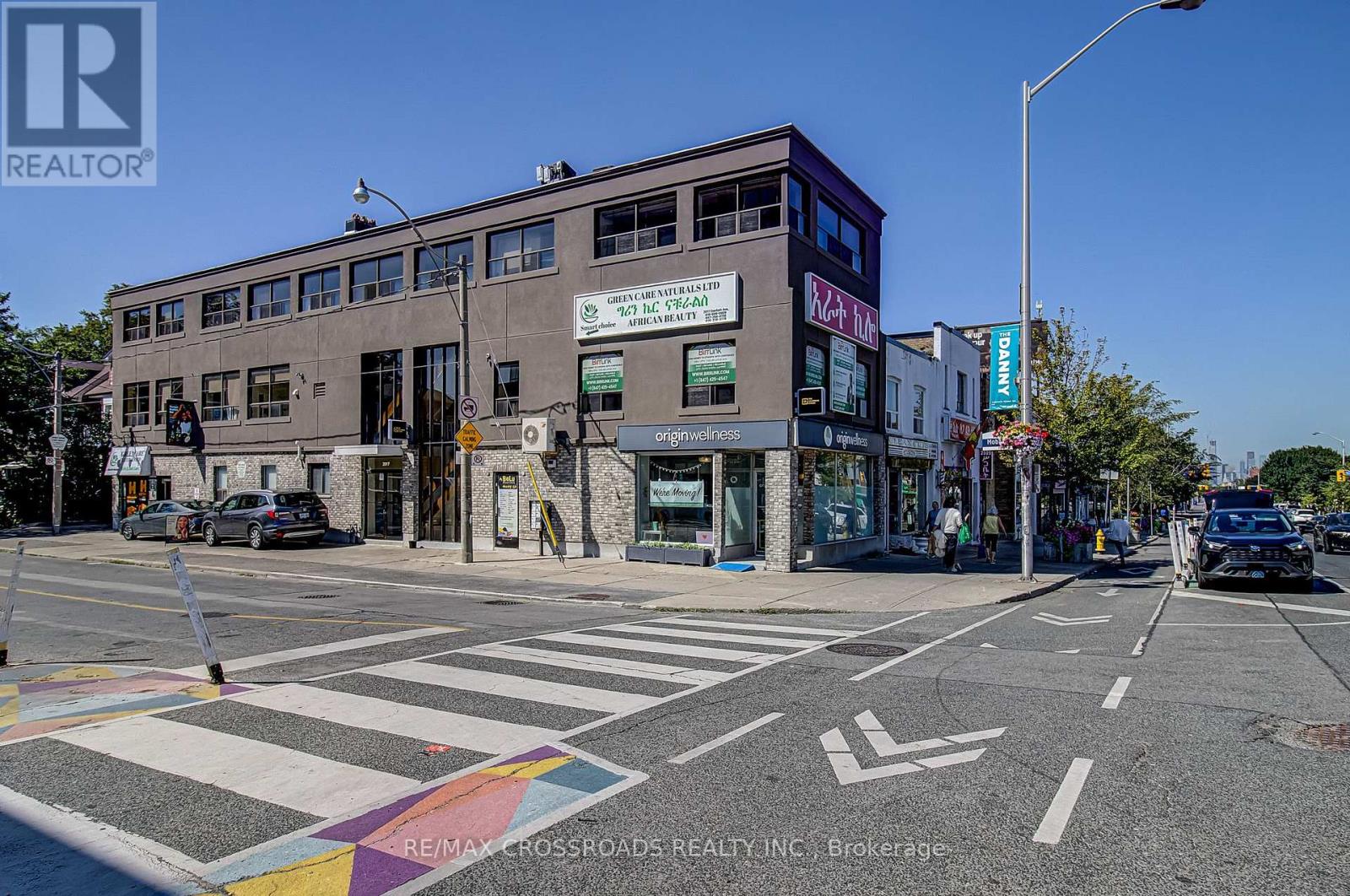 2nd Floor - 2017 Danforth Avenue, Toronto, Ontario  M4C 1J7 - Photo 1 - E13651678
