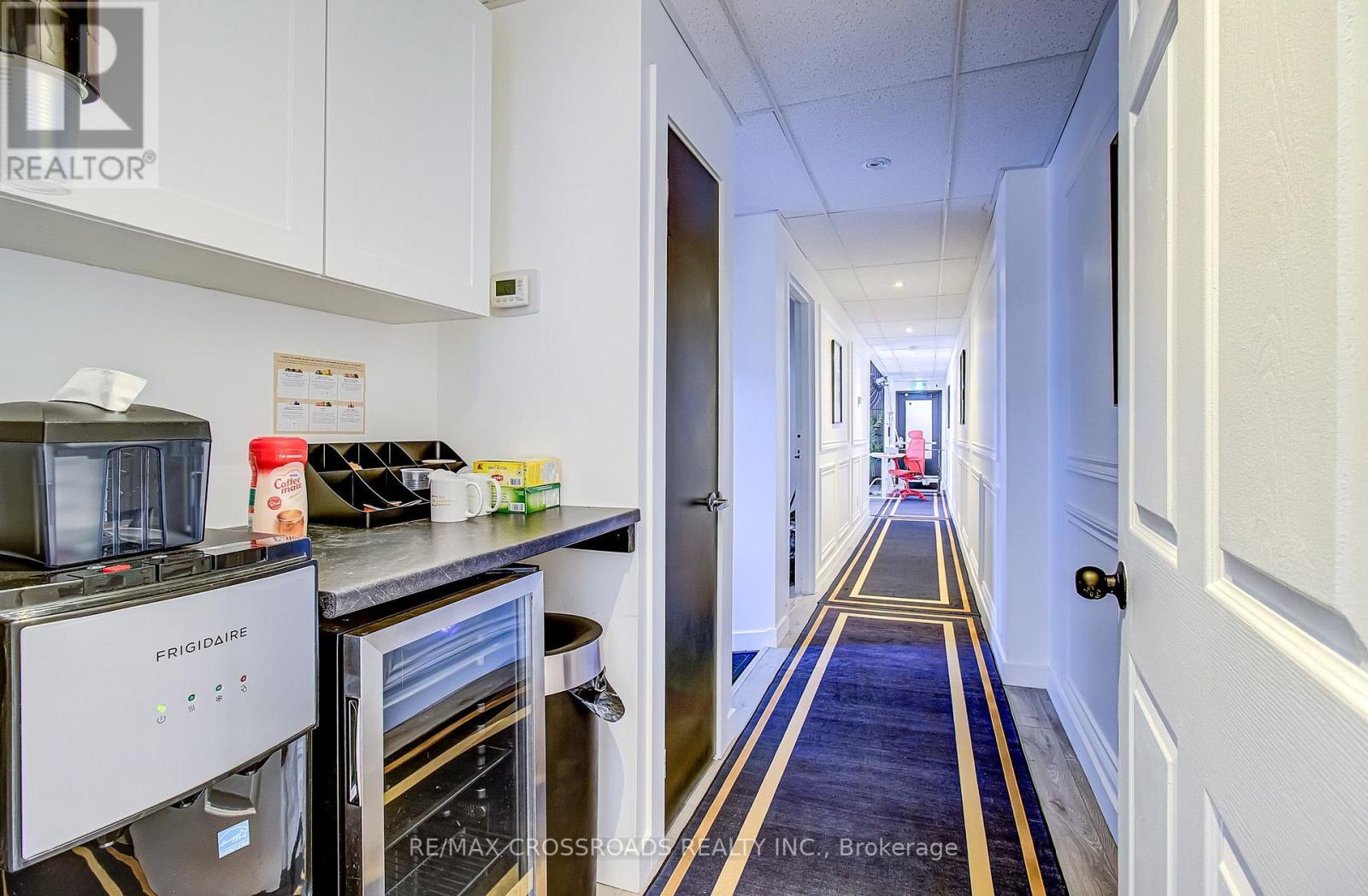 2nd Floor - 2017 Danforth Avenue, Toronto, Ontario  M4C 1J7 - Photo 15 - E13651678