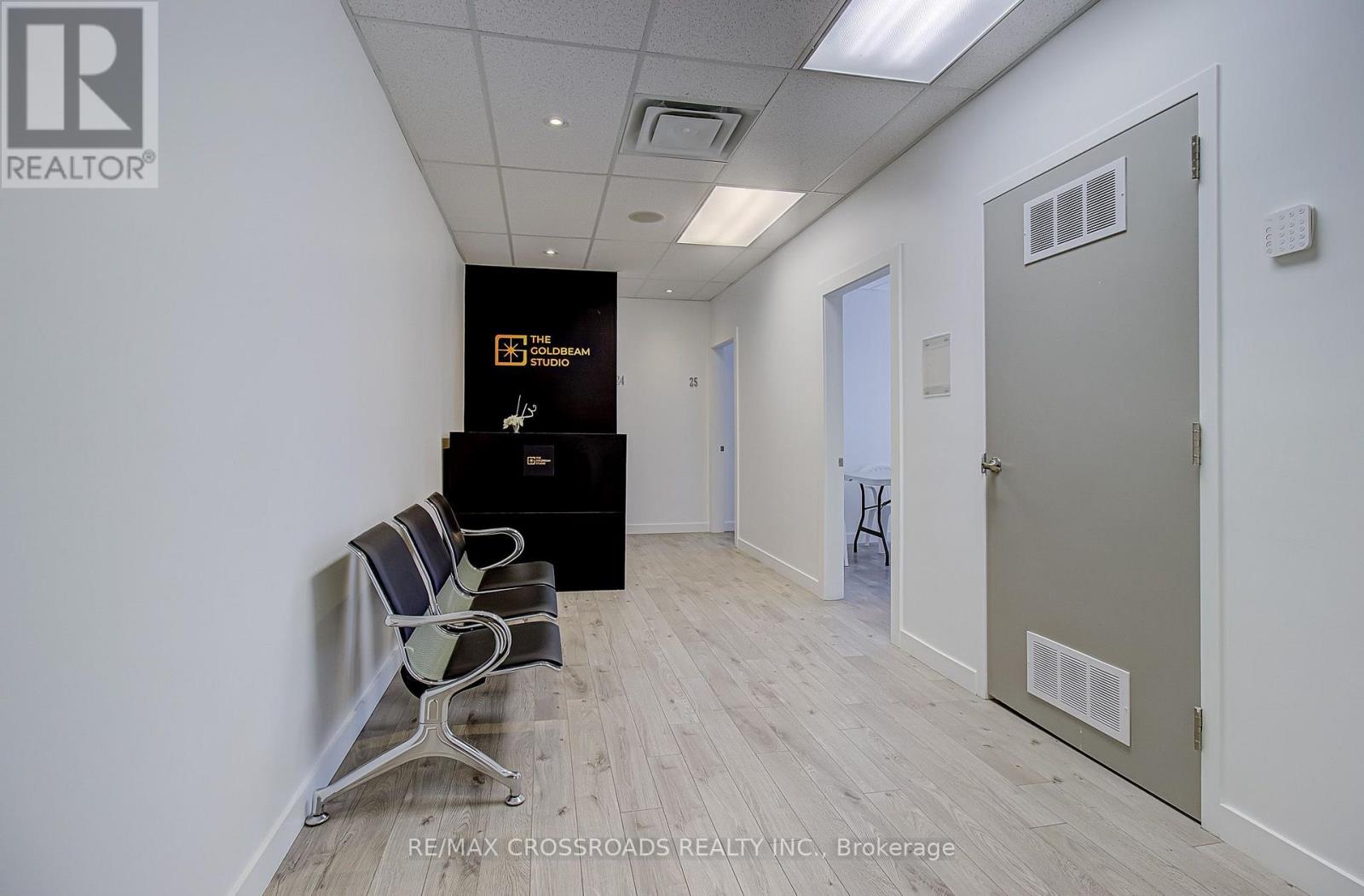 2nd Floor - 2017 Danforth Avenue, Toronto, Ontario  M4C 1J7 - Photo 17 - E13651678