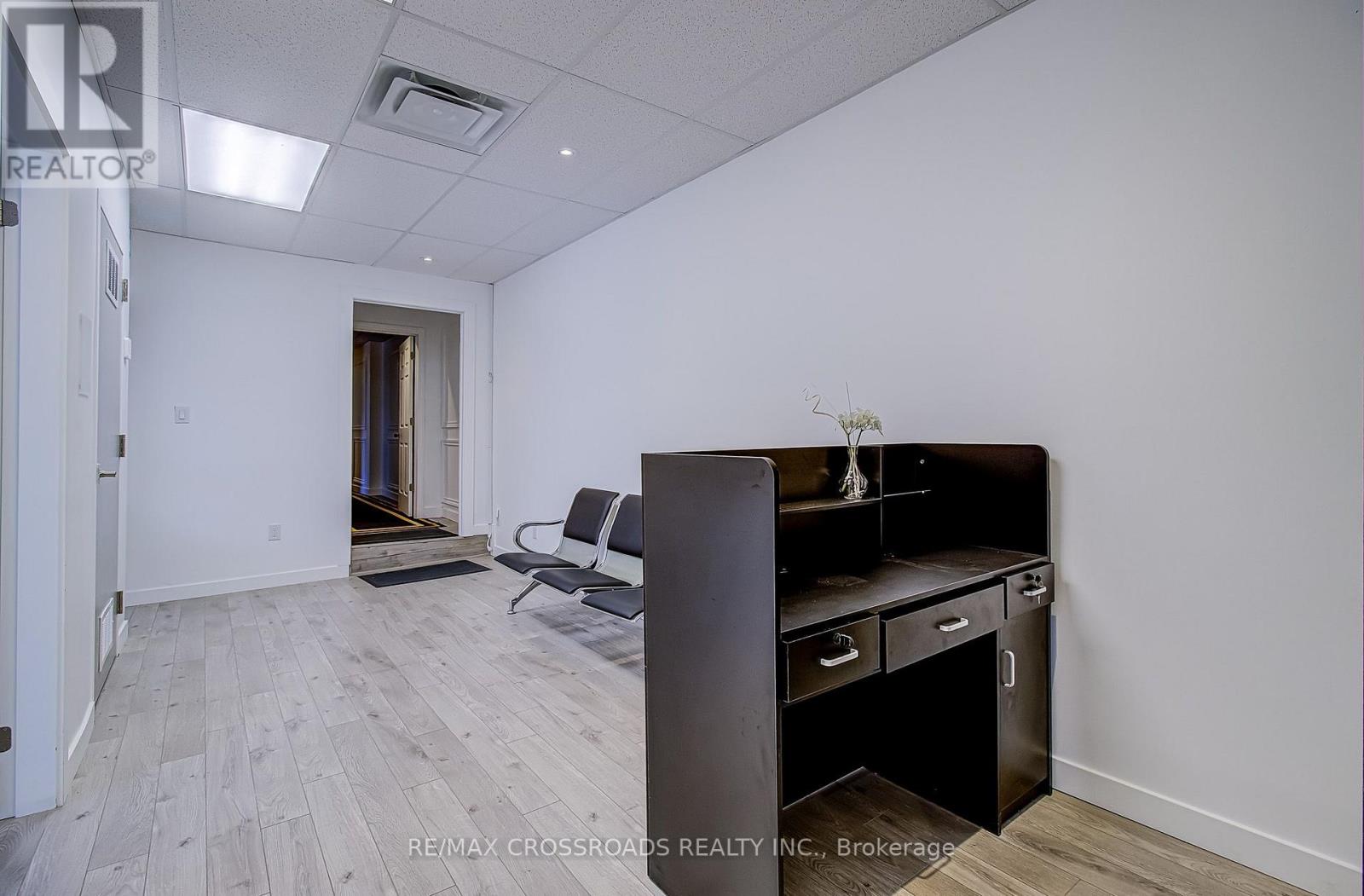 2nd Floor - 2017 Danforth Avenue, Toronto, Ontario  M4C 1J7 - Photo 19 - E13651678