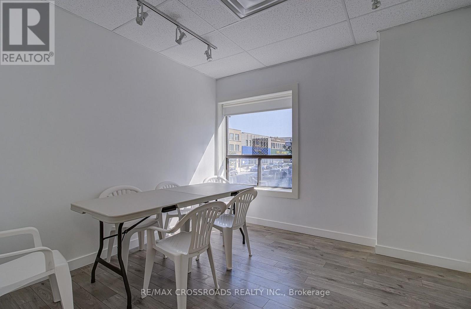2nd Floor - 2017 Danforth Avenue, Toronto, Ontario  M4C 1J7 - Photo 24 - E13651678